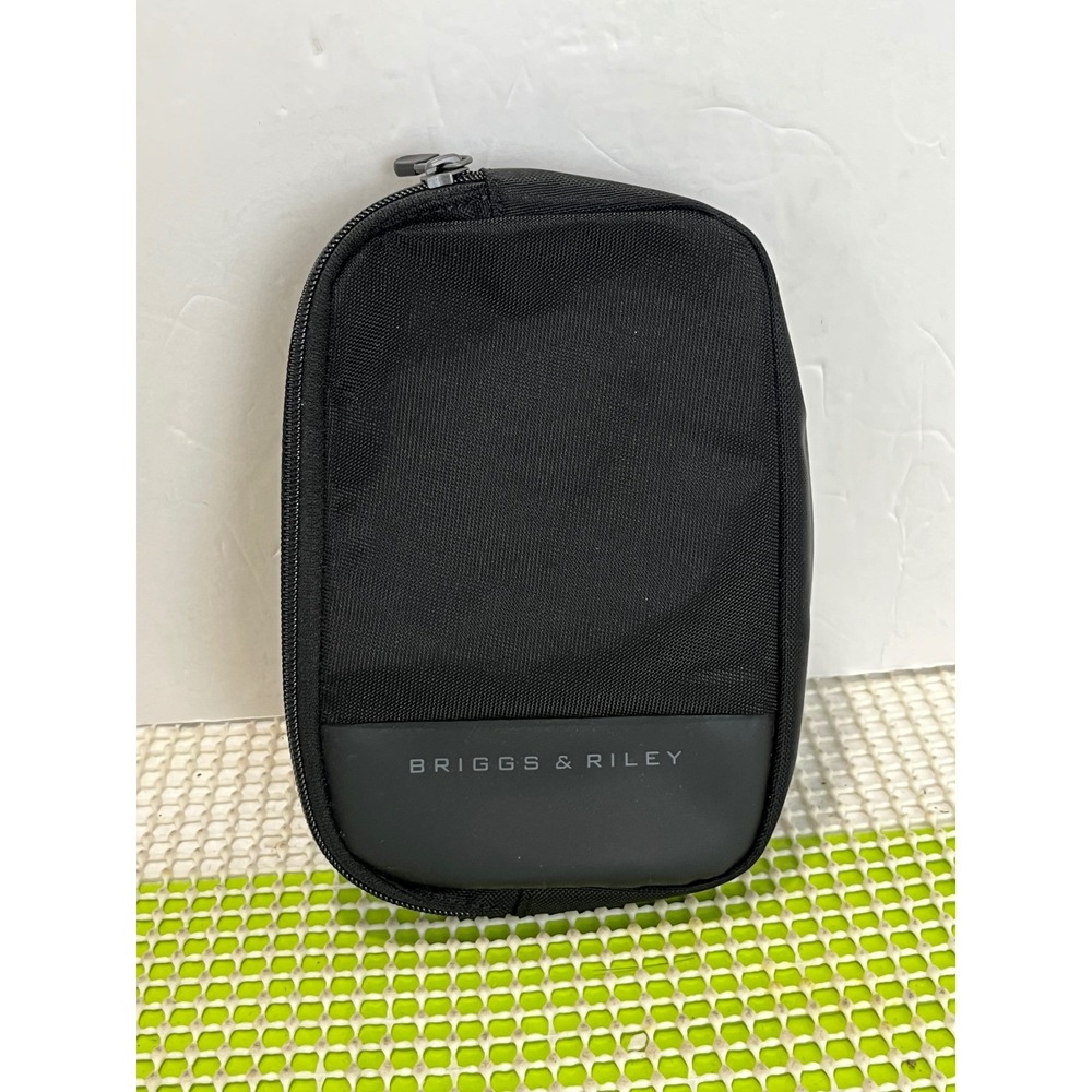 Briggs & Riley Sling Bag GWP ZDX003 Black New With tags